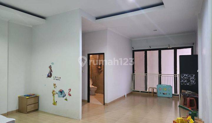 La. Dijual cepat rumah siap huni rapih 3 lantai di legenda wisata Cibubur  2