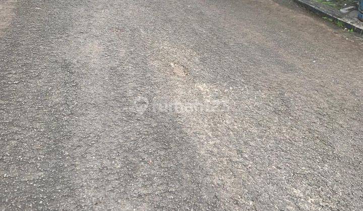 lh, Dijual rumah standar butuh renov di Legenda Wisata  2