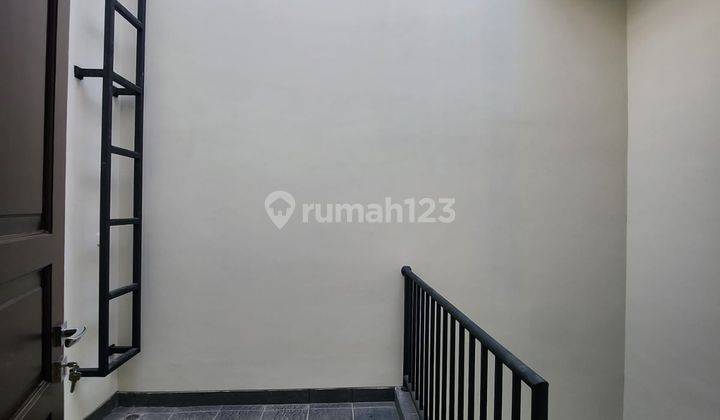 Rumah Mewah Brand New Siap Huni Harga Nego Bebas Banjir