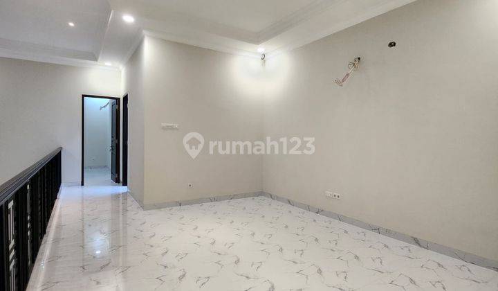 Rumah Mewah Brand New Siap Huni Harga Nego Bebas Banjir