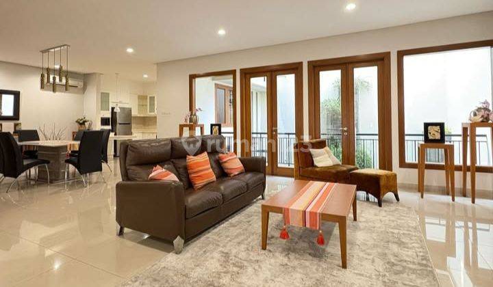 Rumah Mewah 3 Lantai Siap Huni Lokasi Elit 2
