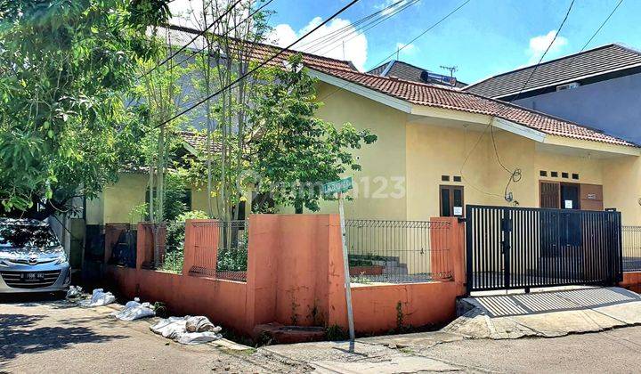 Dijual Rumah Luas di Bulevar Hijau, Harapan Indah, Bekasi 2