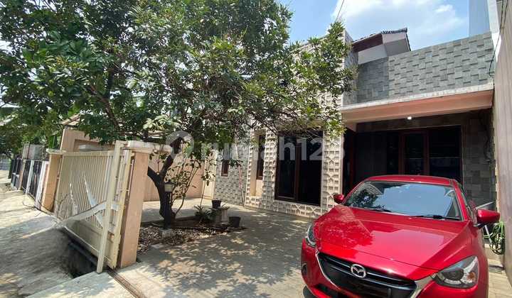 Rumah Dijual Dekat Akses Tol di Komplek Jayaratu Jatiwarna Bekasi 2