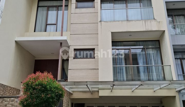 Rumah Bagus Siap Huni di Lebak Bulus Jakarta Selatan Rumah Bagus Siap Huni di Lebak Bulus Jakarta Selatan