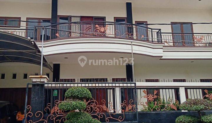 Rumah 2 Lantai Furnished di Darmo Hill, Surabaya 1