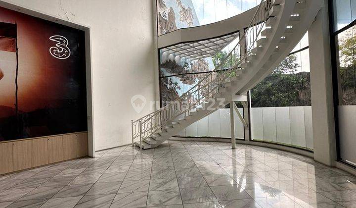 Rumah 2 Lantai, Bagus Dan Terawat di Jl. Margorejo Indah 24
