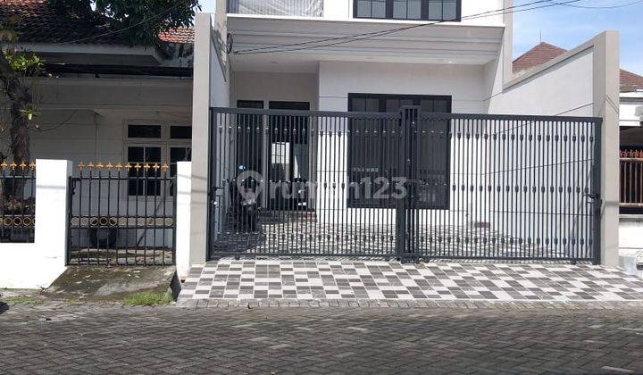 Rumah American Style Baru Gress, Siap Huni di Manyar Jaya Iv 1