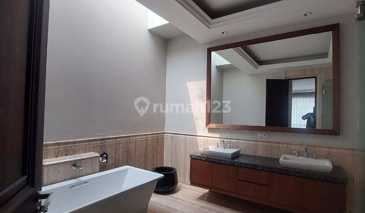 Rumah Mewah Kebayoran Baru Aman Tenang 12