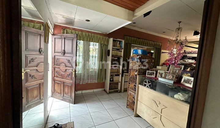 Rumah 2 Lantai Bagus SHM di Jalan Mimosa, Jakarta Selatan 2