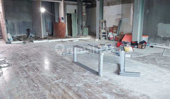 Disewakan Ruang Usaha di Senopati Kebayoran Baru Disewakan Ruang Usaha di Senopati Kebayoran Baru