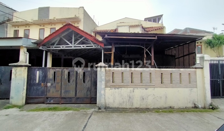 Rumah Sukabumi Selatan 3+1 Kamar Luas 421 M2 Timur