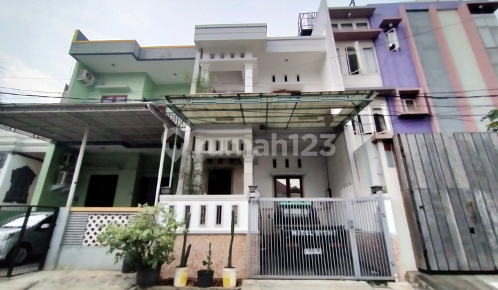 Rumah Taman Semanan 3+1 Kamar 108 M2 6x18 Barat Daya