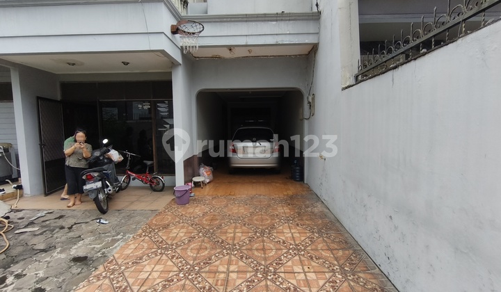 Rumah Sunrise 5+1 Kamar 300 M2 (15X20) Utara 2