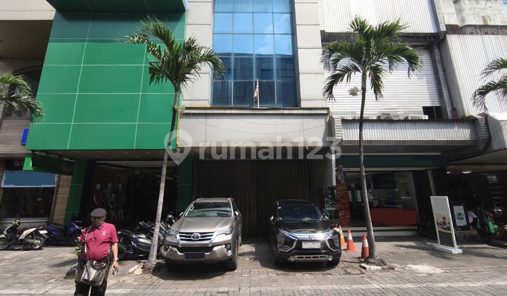 Pasar Baru Shop House 147 m2 (5x26) Three Floors Facing East 2