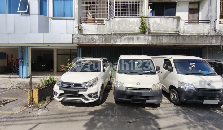 Green Garden Shop House 100 m2 (5x20) Three Floors East 2