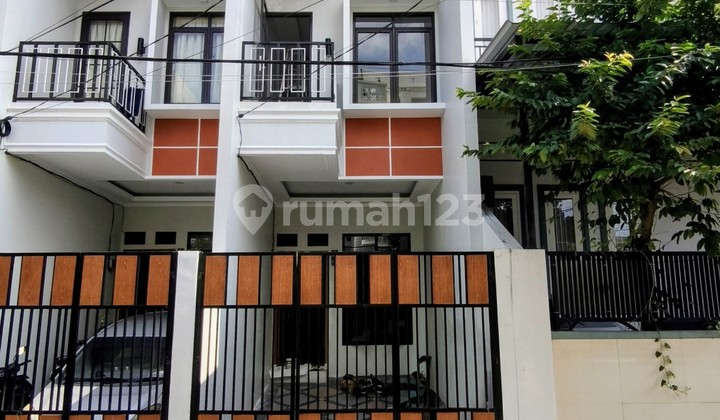 Rumah Taman Ratu 3 Kamar 50 M2 (3X16) Selatan 1