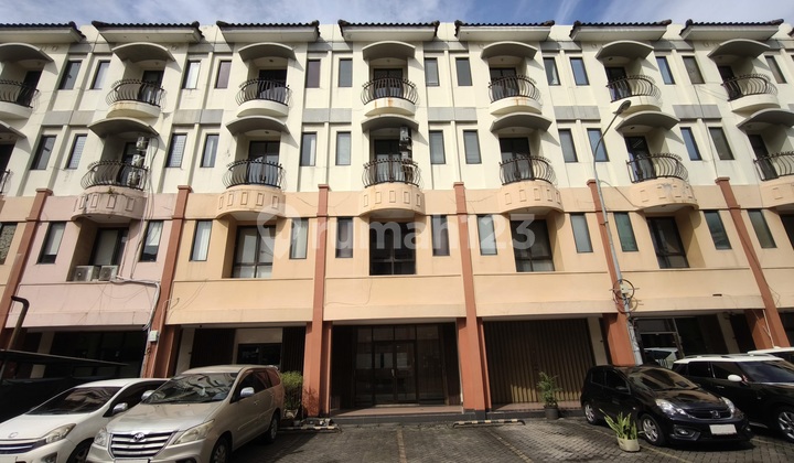 Ruko Kedoya Selatan 137 m2 (5x27) Empat Lantai Utara