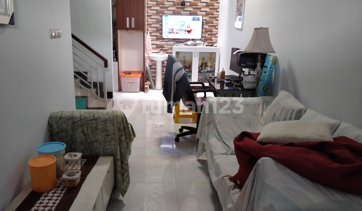 Rumah Cantik Dekat Kampus Universitas Indonesia