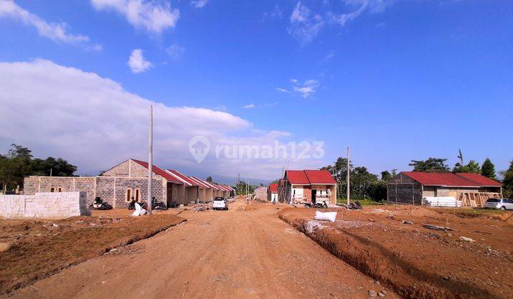 Rumah Murah Dekat Exit Tol Cigombong, View Gunung Salak 1