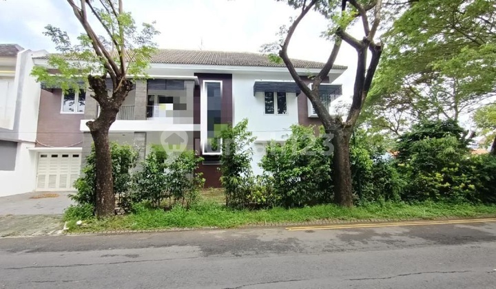 Rumah 2 Lantai Taman Puspa Raya Citraland SHM Jual Murah KPR