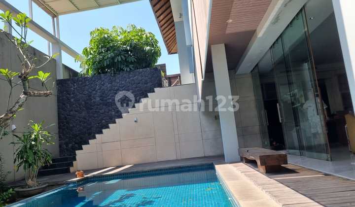Rumah 2 Lantai Kolam Renang SHM Villa Westwood Pakuwon City KPR 2