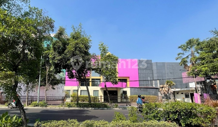 Gedung Komersil Cafe Kantor Lelang Murah Surabaya Pusat Tunjungan 1