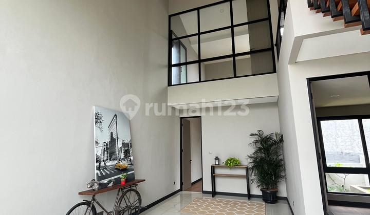 Jual Rumah Bsd Versailles Versailes Tangerang Serpong Shm Kpr 2
