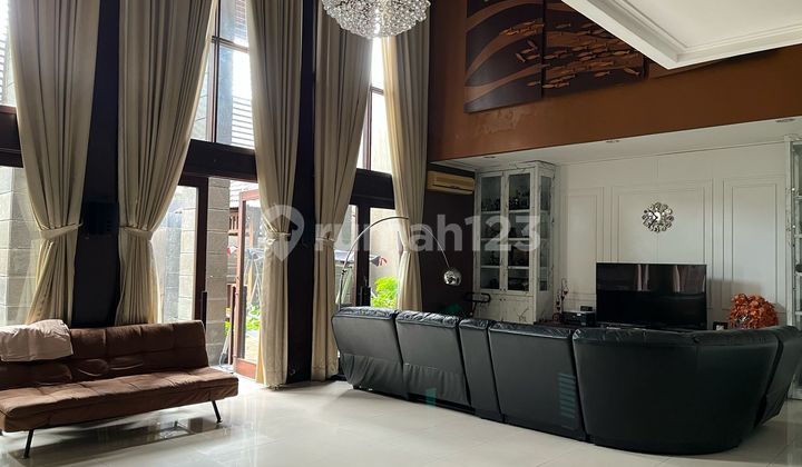 Rumah Mewah Graha Famili Family Pakuwon Indah Furnish Shm Kpr 2