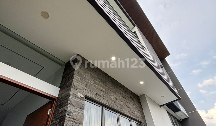 Rumah Second Minimalis Waterfront Citraland Surabaya Selatan KPR