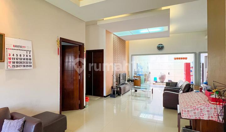 Good, Spacious, Large, Cheap, Ready to Occupy House in Darmo Permai Timur with Freehold Title 2