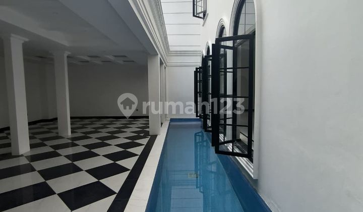 Rumah Baru Klasik Classic Graha Famili Family Kolam Renang Kpr