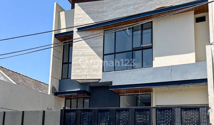 Rumah 2 Lantai Baru Gress Minimalis Modern Kertajaya Dharmahusada 1