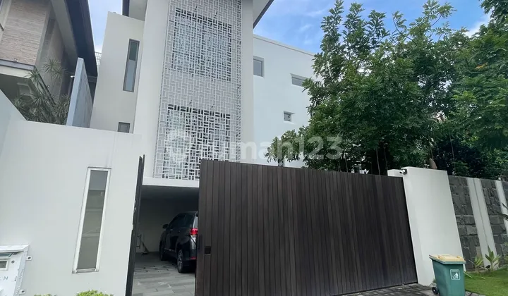 Rumah 2 Lantai Mewah Graha Famili Family Blok Favorit Pool Kpr  2