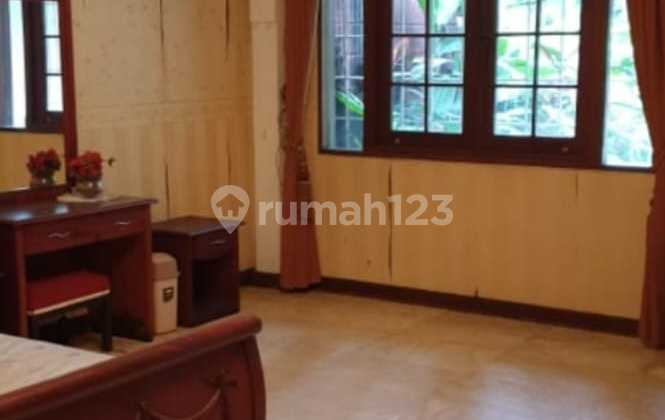 Rumah 2 Lantai Strategis Area Menteng Jakarta Pusat  2