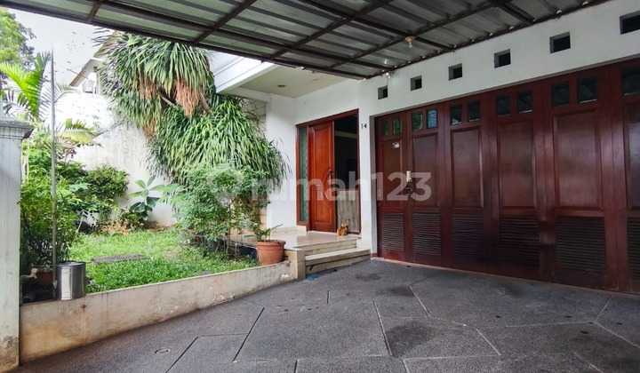 Rumah 2 Lantai 4 BR SHM Gandaria Kebayoran Baru Jakarta Selatan 2