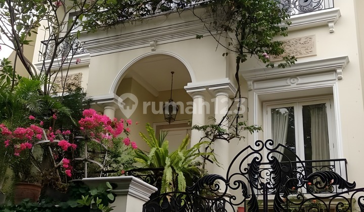 Luxurious Well-Maintained House in a Quiet, Beautiful &amp; Lush Environment, Ciniru Street, Senopati Area, Kebayoran Baru - Ocasa4680