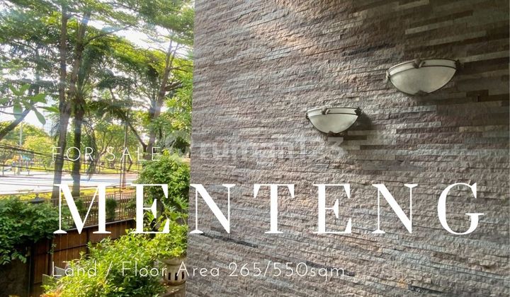 Rumah 3 Lantai Menteng Jakarta Pusat Depan Taman Ring 1 Jalan Depan Lebar