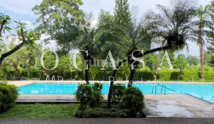 Rumah 2 Lantai Bagus di Pondok Indah, Jakarta Selatan Dengan Pemandangan Golf, Jarang Ada  2