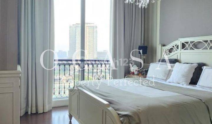 Apartement 4 BR The Pakubuwono Signature Semi Furnished 2