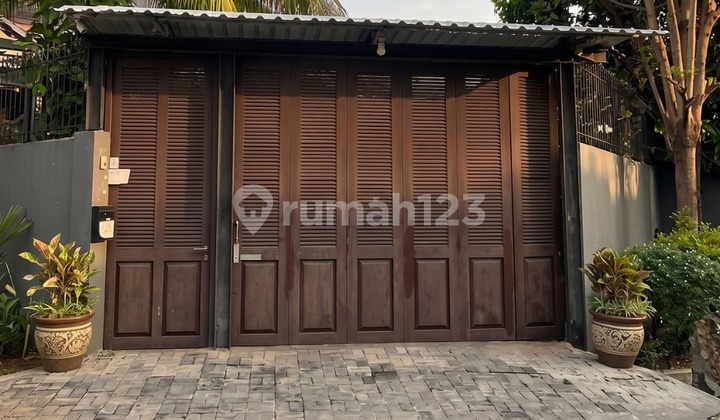 Rumah Hitung Tanah Harga Dibawah NJOP Lokasi Strategis di Pondok Indah Rumah Hitung Tanah Harga Dibawah NJOP Lokasi Strategis di Pondok Indah