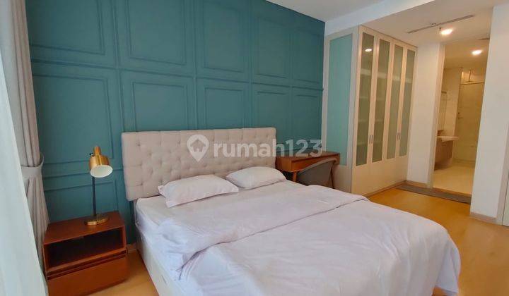 kamar tidur disewakan apartemen izzara murah elegan