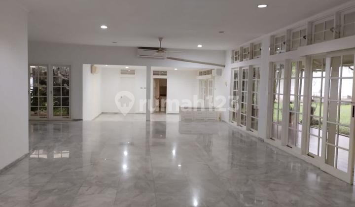 Disewakan Rumah di Patra Kuningan Jakarta Selatan