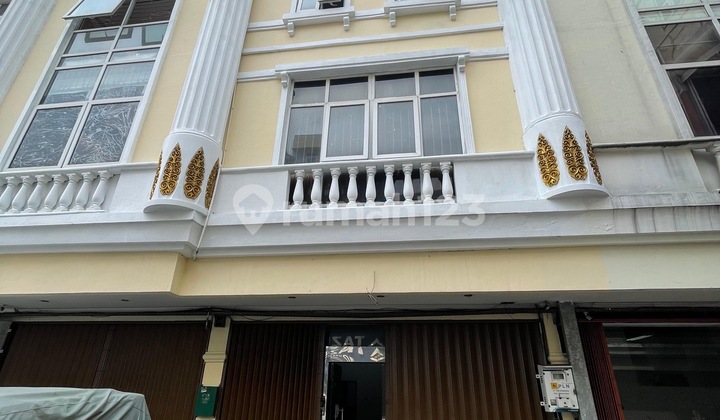 Disewakan Ruko Gandeng 4 lantai Cocok untuk office Rukan Crown Palace Tebet 