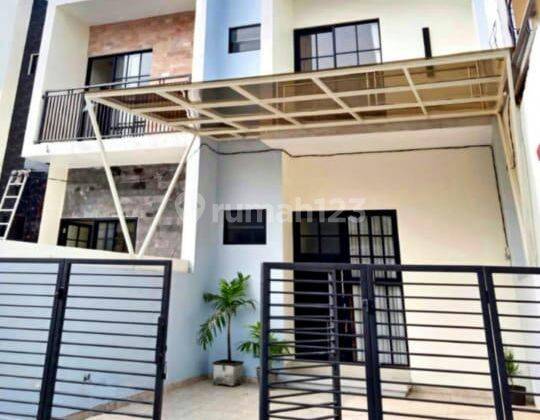 Rumah baru 2 lantai minimalis modern SHM Kedinding Kenjeran Surabaya Utara 1