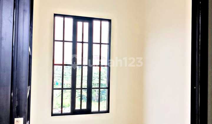 Rumah baru 2 lantai minimalis modern SHM Kedinding Kenjeran Surabaya Utara 6