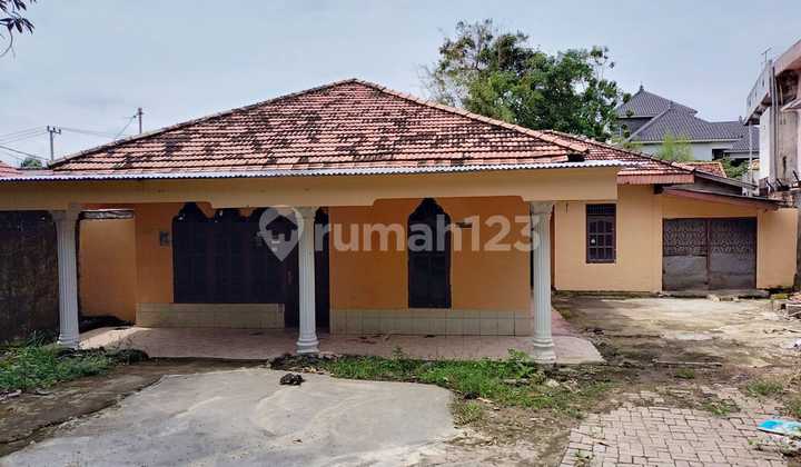 Dijual Rumah Halaman Luas Kawasan Demang Lebar Daun Palembang