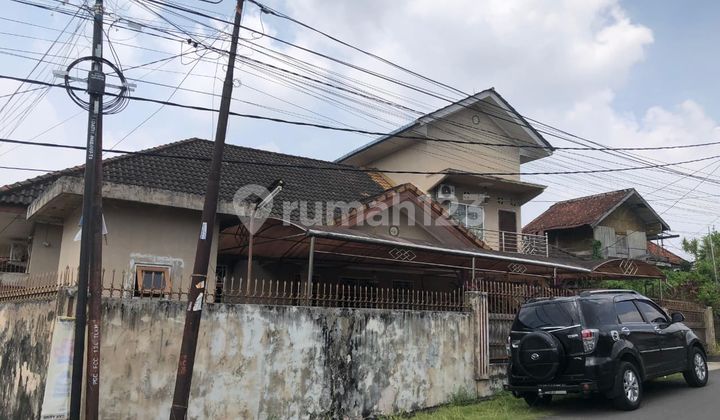 DIJUAL RUMAH HALAMAN LUAS TENGAH KOTA DEKAT JALAN JENDRAL SUDIRMAN PALEMBANG