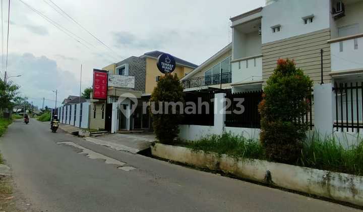 Dijual Gedung Penginapan Red Doorz Jalan Macan Kumbang Raya Palembang 1