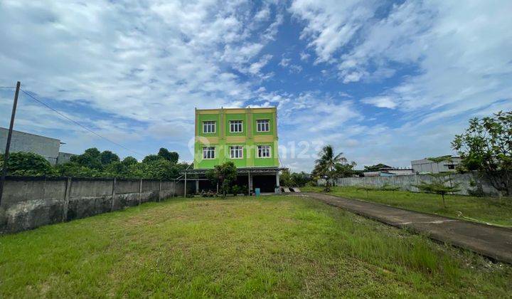 Disewakan 3 Unit Ruko 3 Lantai Halaman Luas Jalan Soekarno Hatta 1