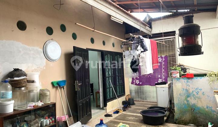 Rumah Dekat Polsek Lemabang Jalan Ratu Sianum Palembang 13